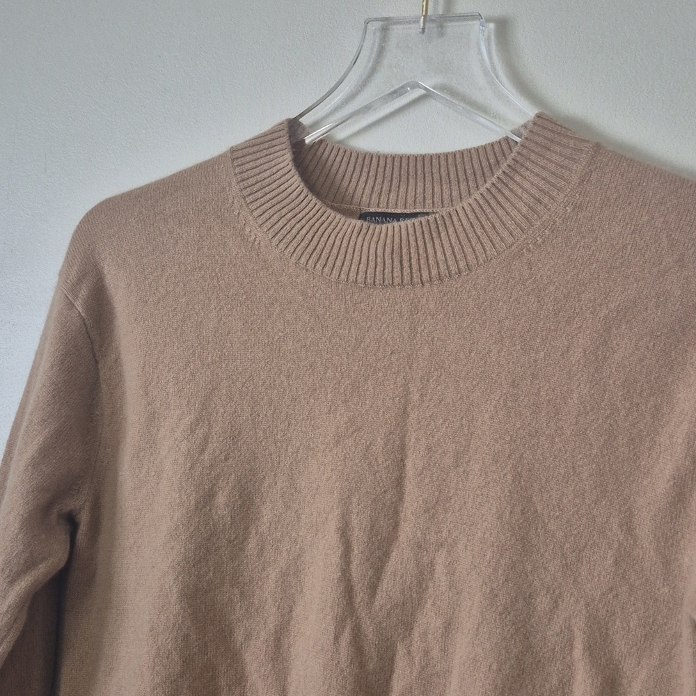 Banana Republic Women's Tan Cashmere Crew Neck Sweater Size XS, Classic Luxury - Picture 4 of 9